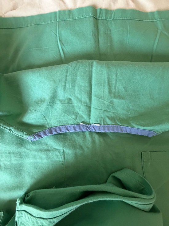 Vintage Green Medical Scrub Set with Blue Drawstring - Picture 4 of 4